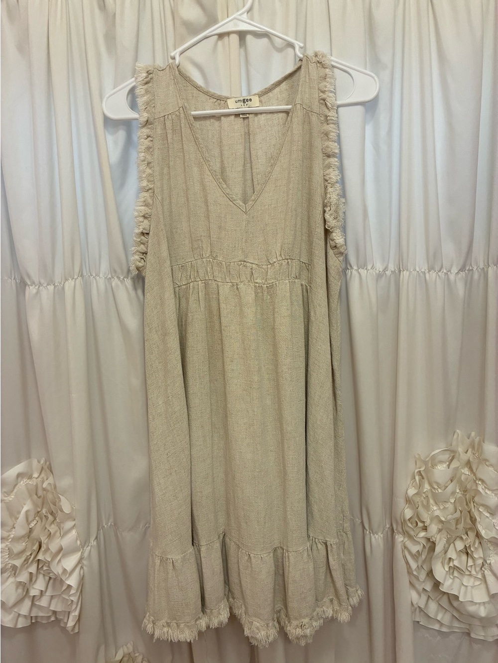 Umgee Neutral Cream Linen Textured Sleeveless V-Neck Ruffle Trim Dress🌺